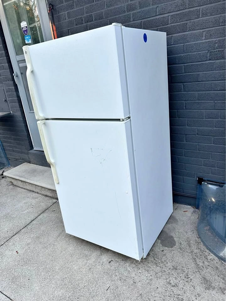GE Refrigerator
