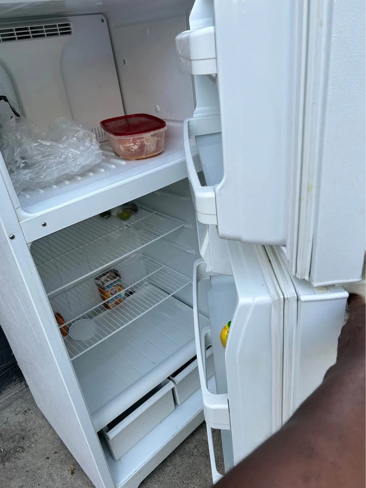 GE Refrigerator - photo 3