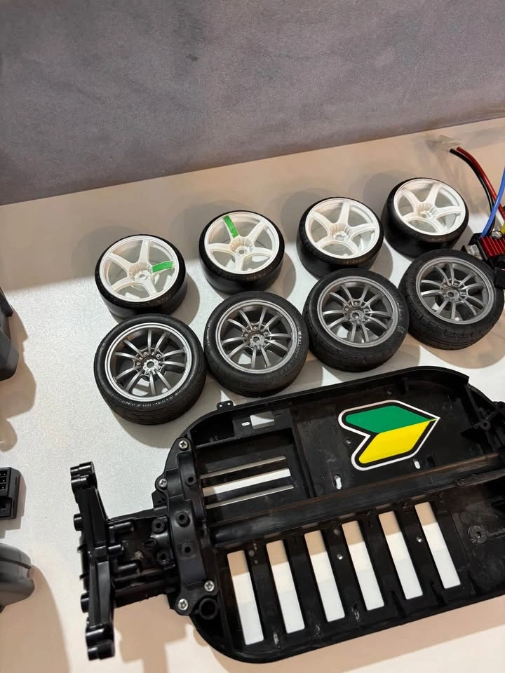 Tt01 chassis with electronics - photo 3
