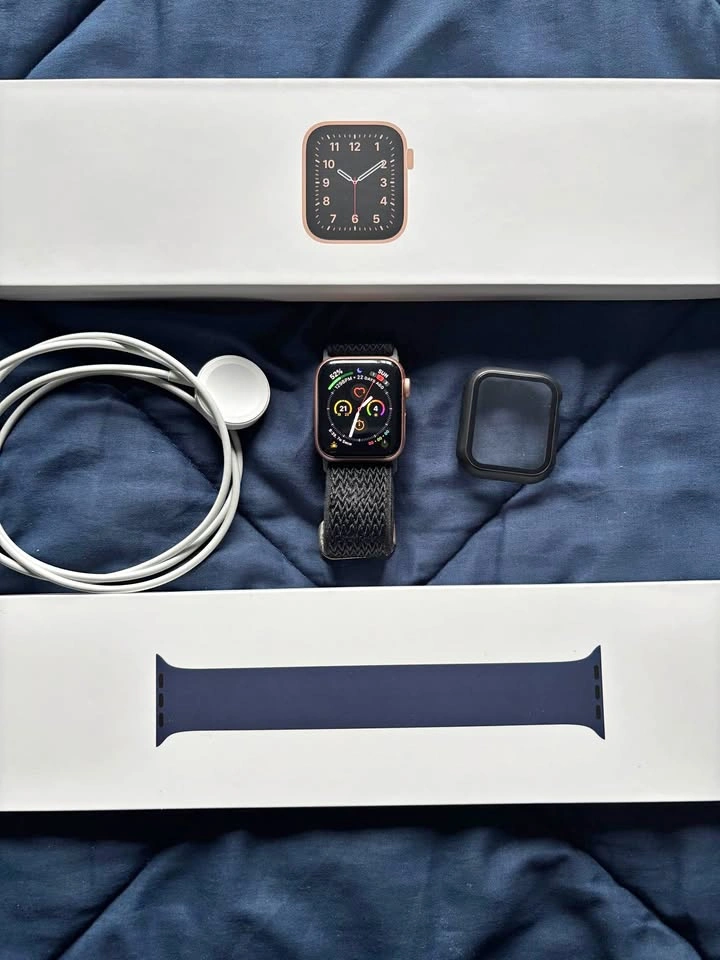 Apple Watch Series SE Rose Gold 40mm