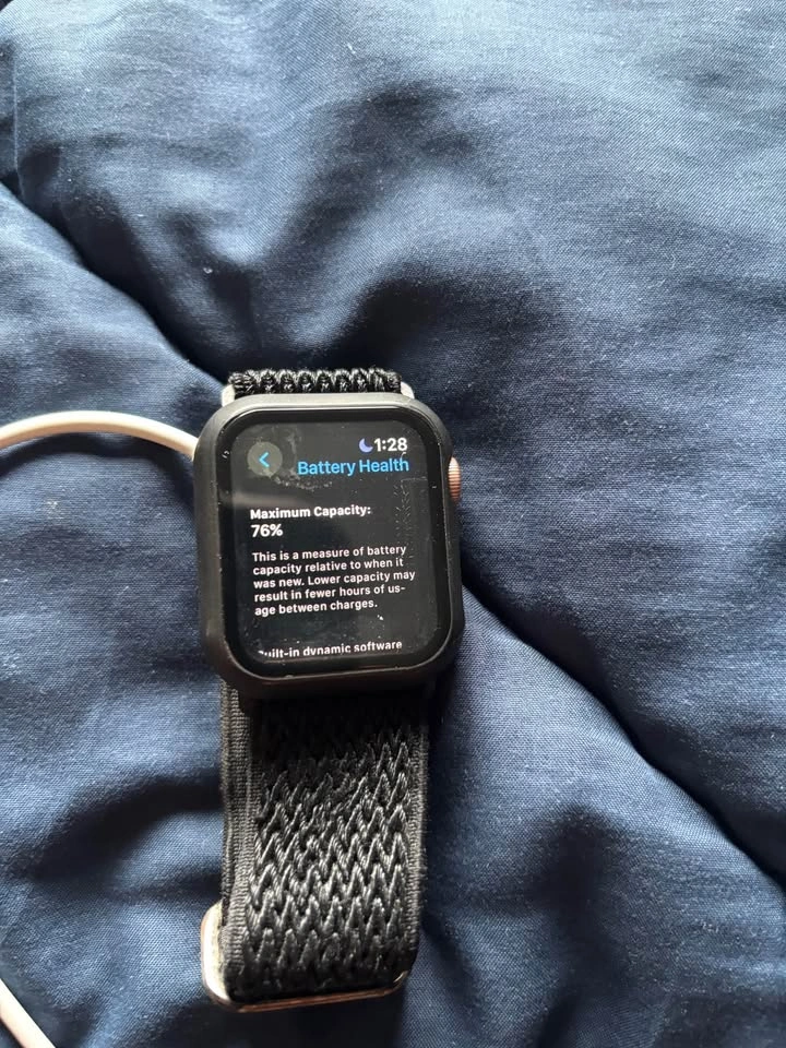 Apple Watch Series SE Rose Gold 40mm - photo 2