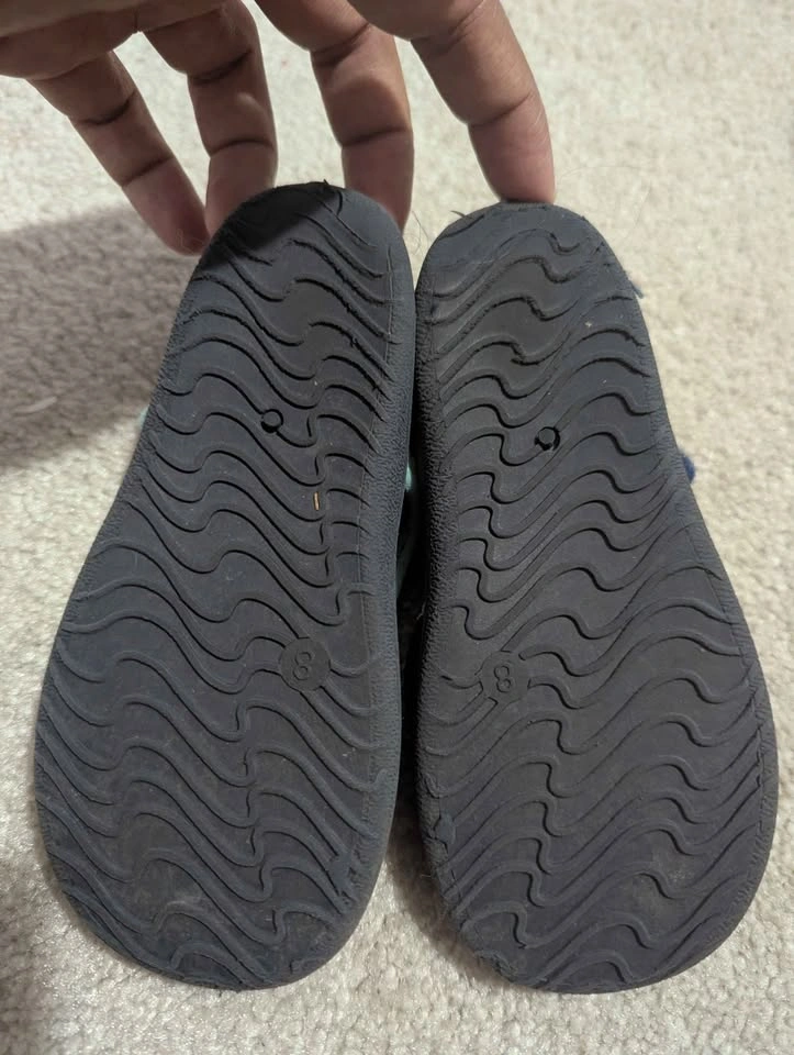 Toddler Size 8 Black and Green Water Shoes - photo 2