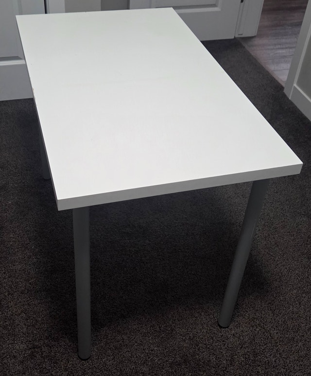 White IKEA Table (100x60x72cm) - Disassembled