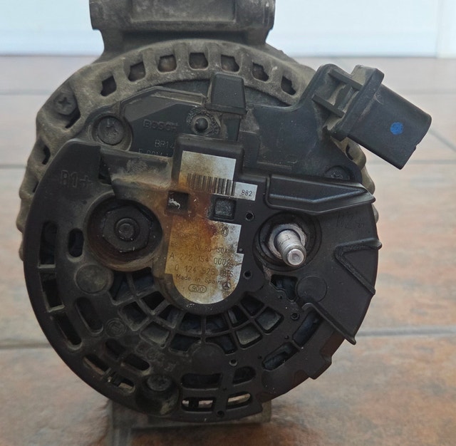 Used Bosch Alternator (Project/Parts) - A 272 154 00 02 - photo 3