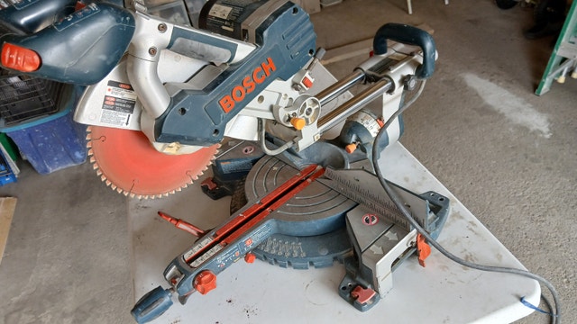 Bosch 4410L 10" Dual bevel Slide miter Saw - photo 2