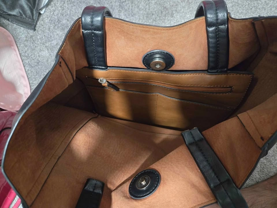Lily & Ivy Two-Tone Leather Tote Bag - photo 5