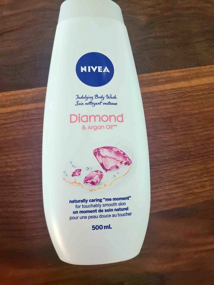 NIVEA Diamond & Argan Oil Indulging Body Wash. 500 ml