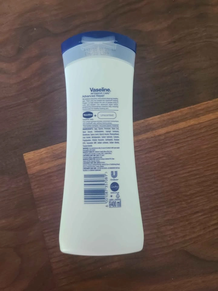 Vaseline Intensive Care Advanced Repair Body Lotion 400ml 2 avai - photo 3