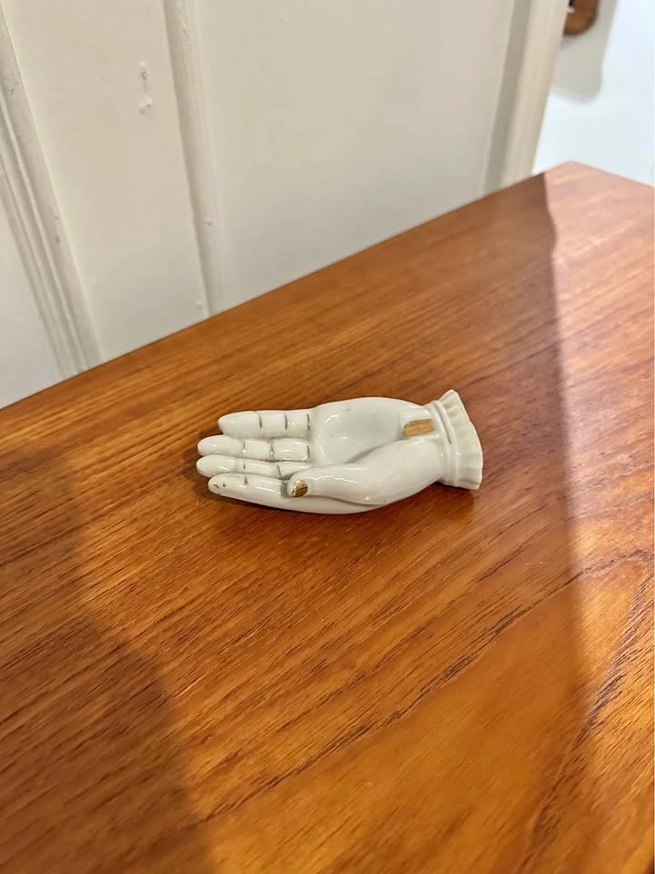 Vintage hand catch all