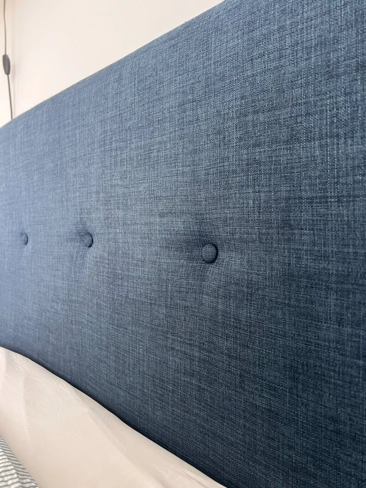 Solid wood platform bed (Queen) + 14'' Foam Mattress - photo 2