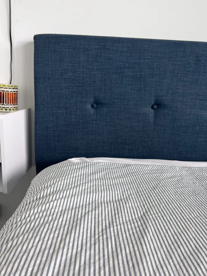 Solid wood platform bed (Queen) + 14'' Foam Mattress - photo 5