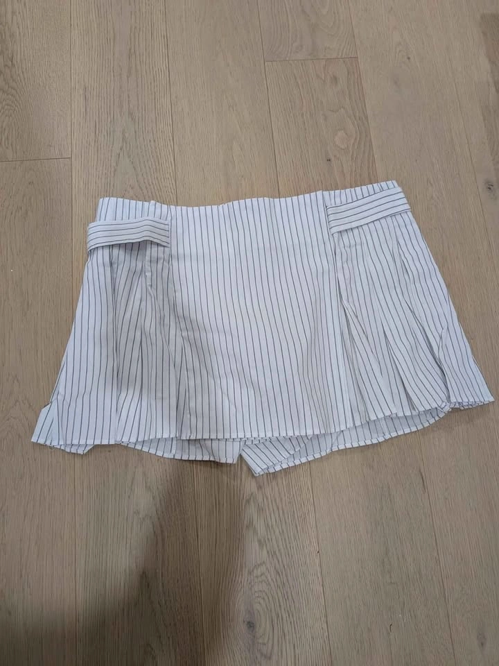 Brand new ASOS skort in black and white stripe - photo 2