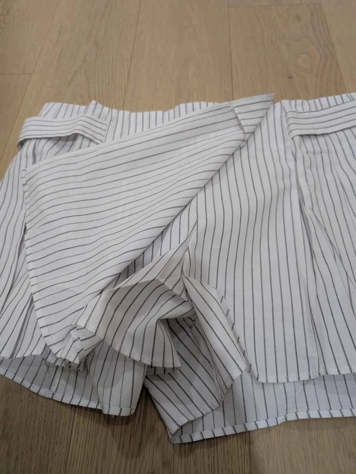 Brand new ASOS skort in black and white stripe - photo 3