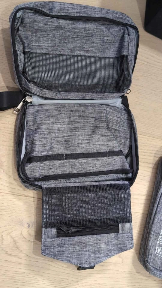 Brand new Travel toiletries bags $7 each - photo 3