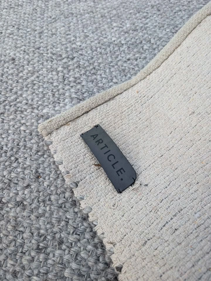 Article wool rug 5' x 8' - photo 3