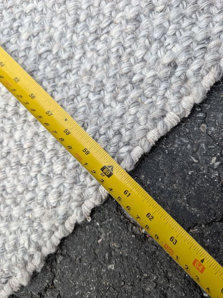 Article wool rug 5' x 8' - photo 4