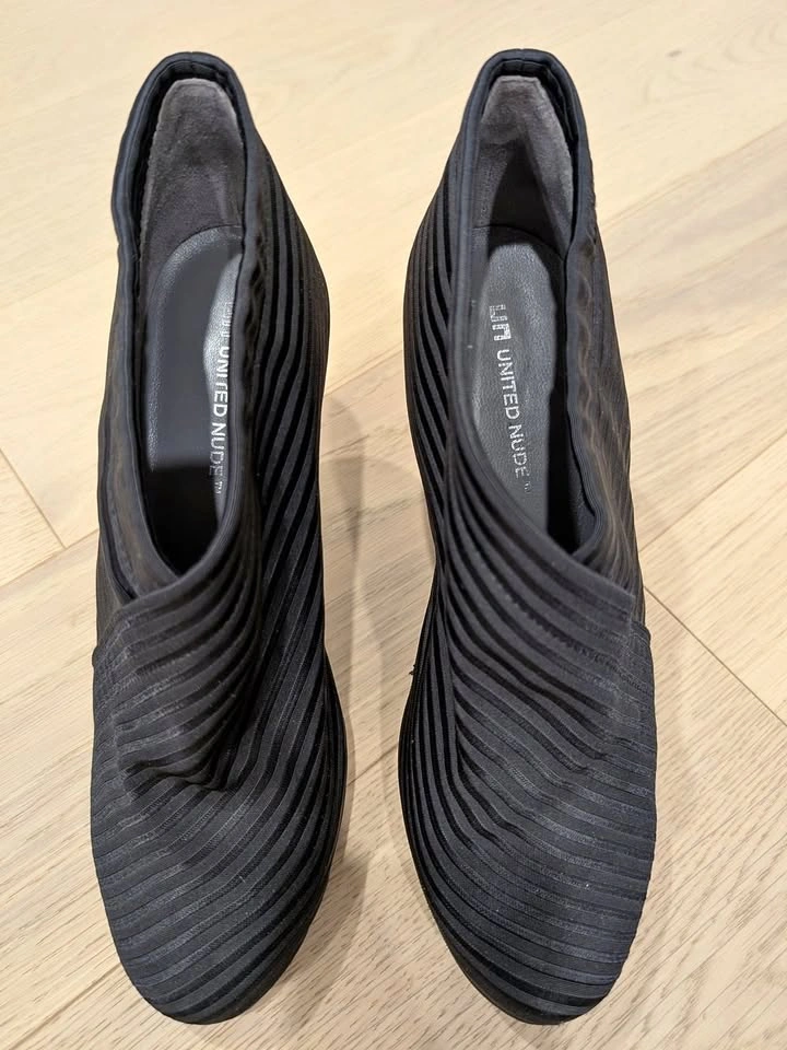 United Nude Black Ribbed Ankle Booties (Size 10)