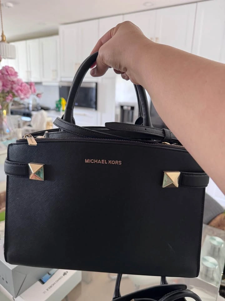 Michael Kors Handbag (larger one) - photo 2