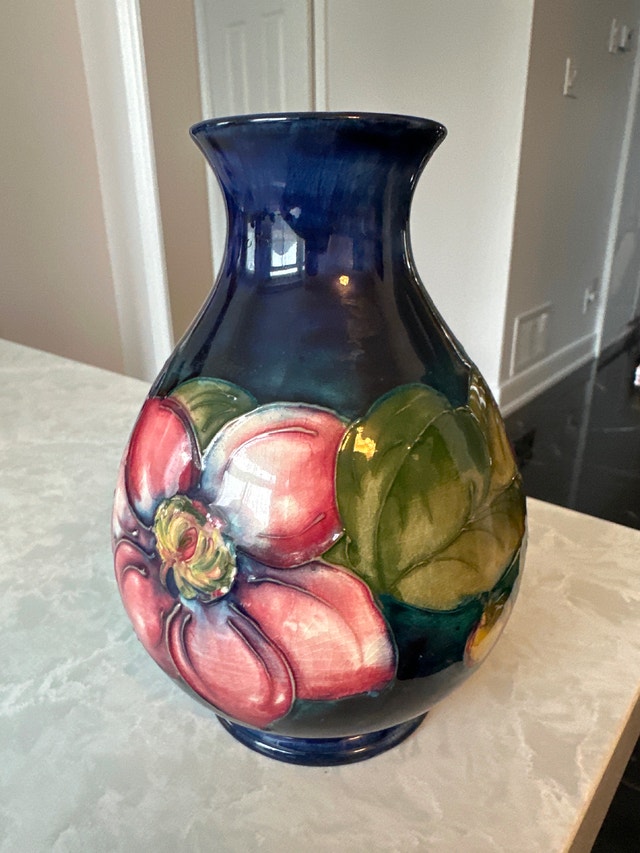 Moorcroft art pottery vase No 1. Stamped and signed. - photo 3