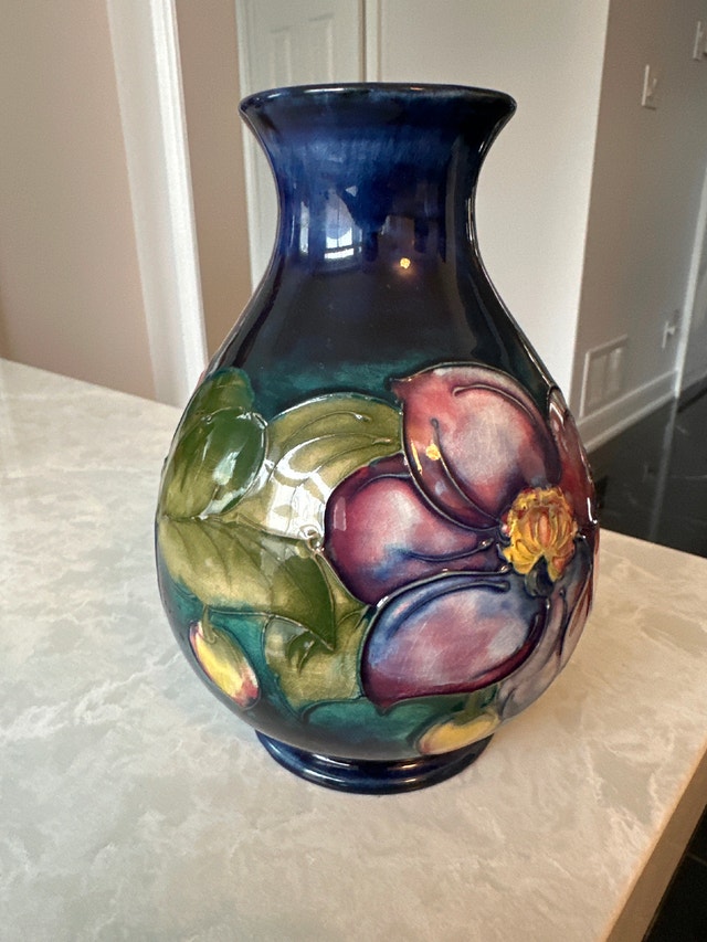 Moorcroft art pottery vase No 1. Stamped and signed. - photo 4