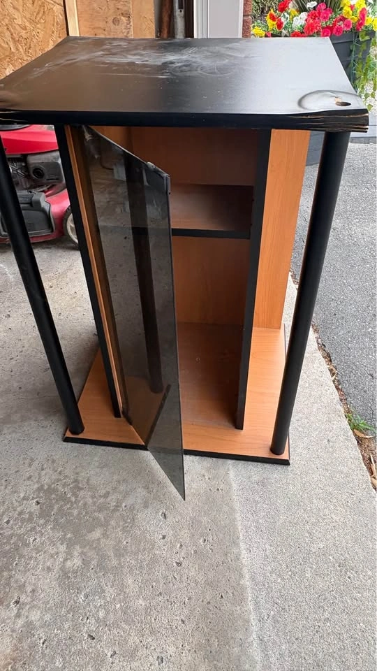40 Gallon fish tank with stand AS IS - photo 5