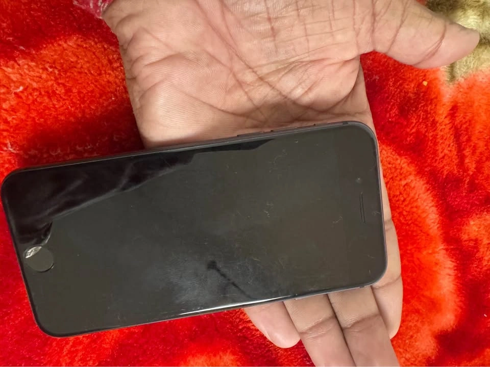 Apple iPhone 8 - photo 3