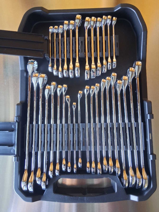32 piece wrench set