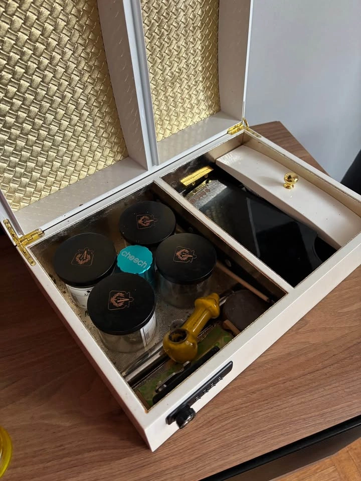 Weed flowers organizer