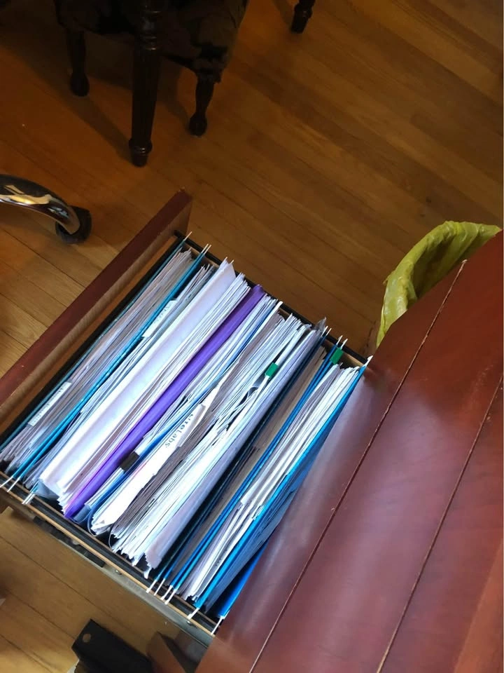 Office desk - photo 4