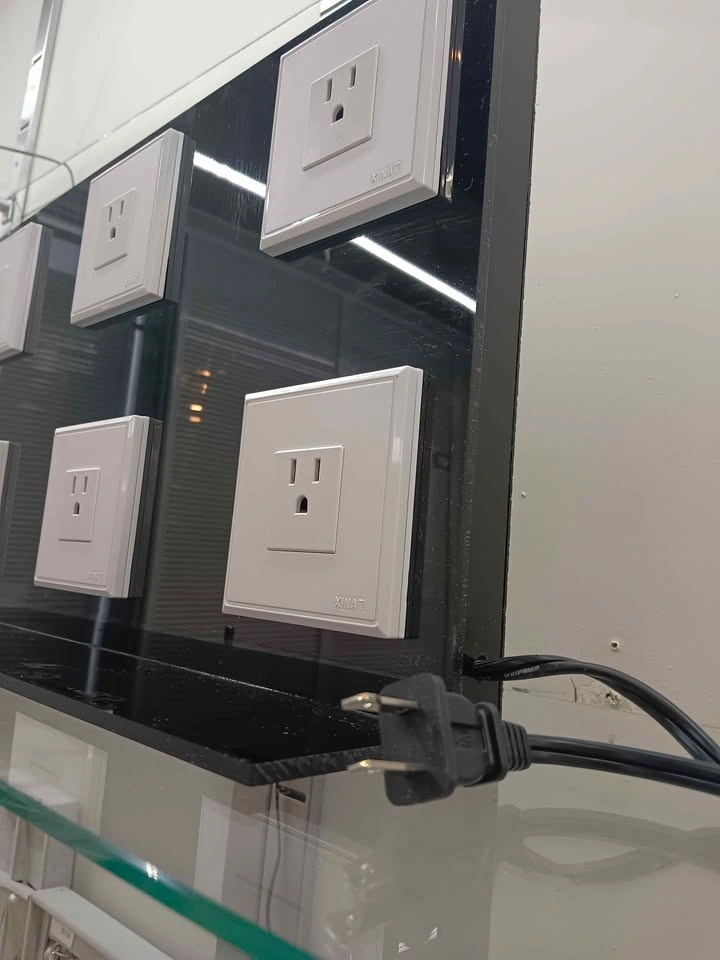 6-Port Electrical Outlet Display Board - photo 4