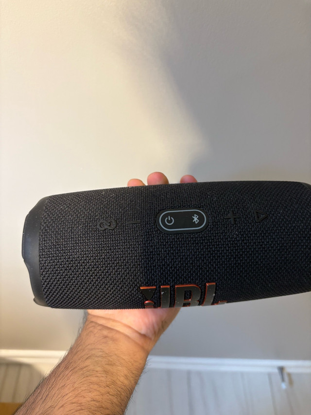 JBL charge 5 Bluetooth speaker - photo 2