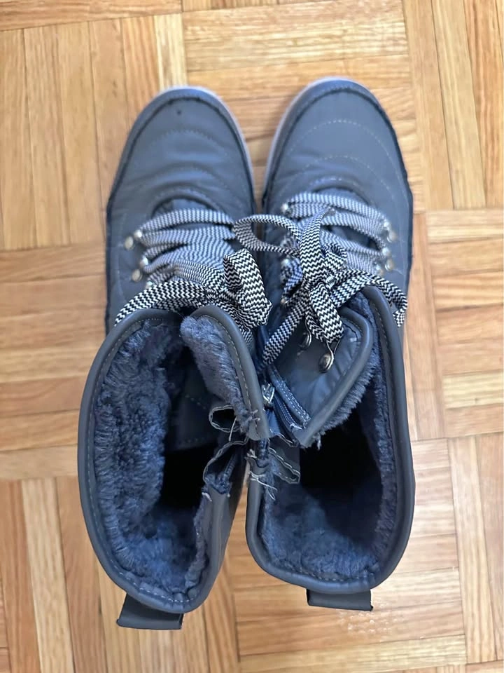 Grey Insulated Winter Boots with Faux Fur Lining