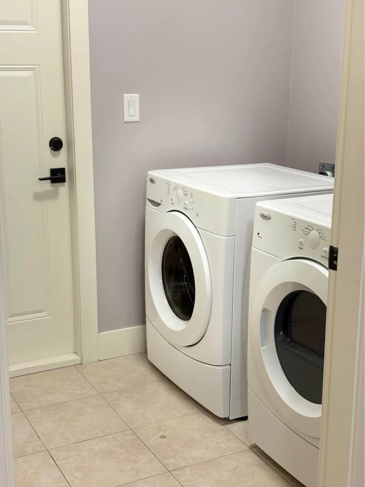 2 Beds 1 Bath - Apartment - photo 4