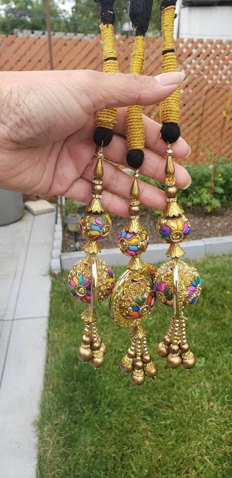 Multicolor Punjabi Parandi with Latkans - photo 4