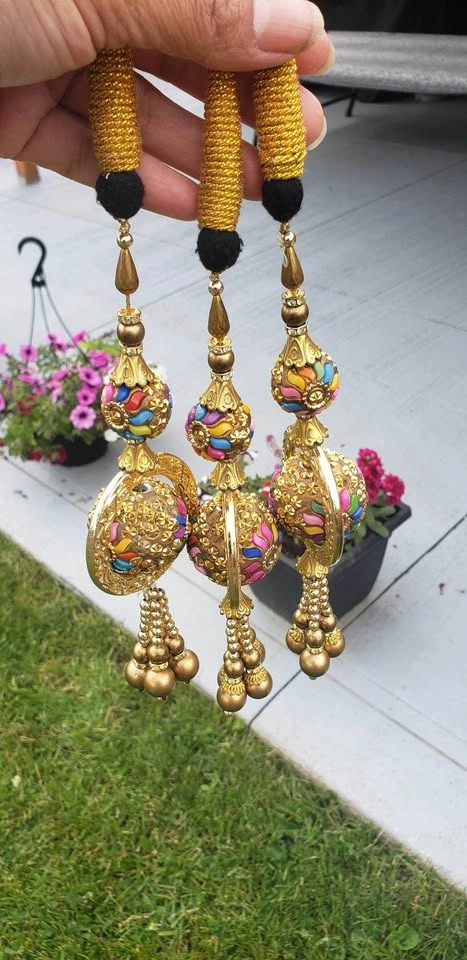 Multicolor Punjabi Parandi with Latkans - photo 5