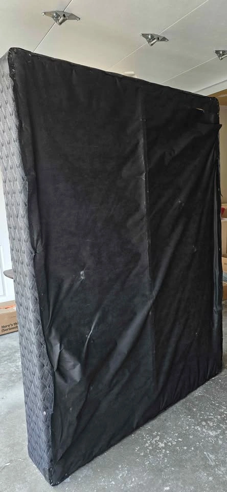 Sealy Box Spring Foundation- Queen Size - photo 2