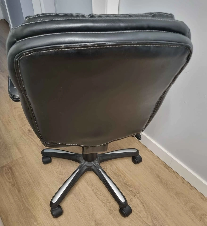 Chair - photo 2