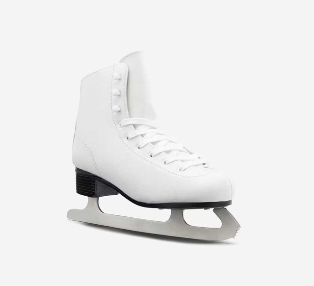size 9 white skates and size 7.5 black skates