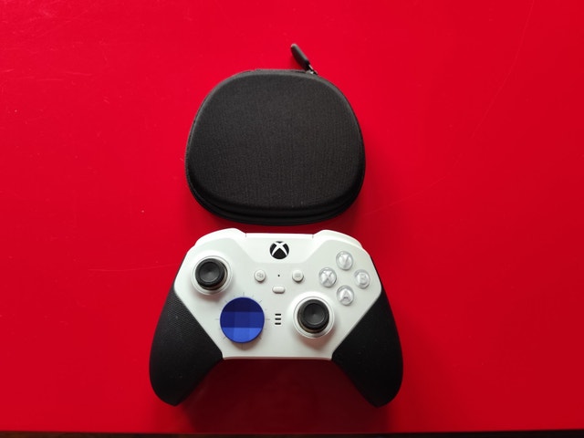 (Delivery) Like New Xbox Elite Series 2 Controller