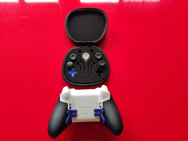 (Delivery) Like New Xbox Elite Series 2 Controller - photo 2