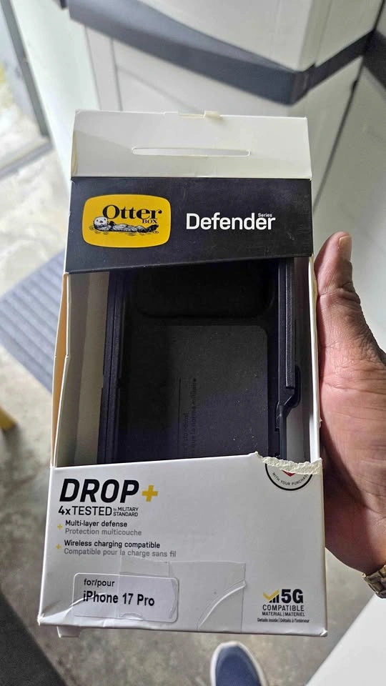 OtterBox Defender Series Case for iPhone 17 Pro (open box)
