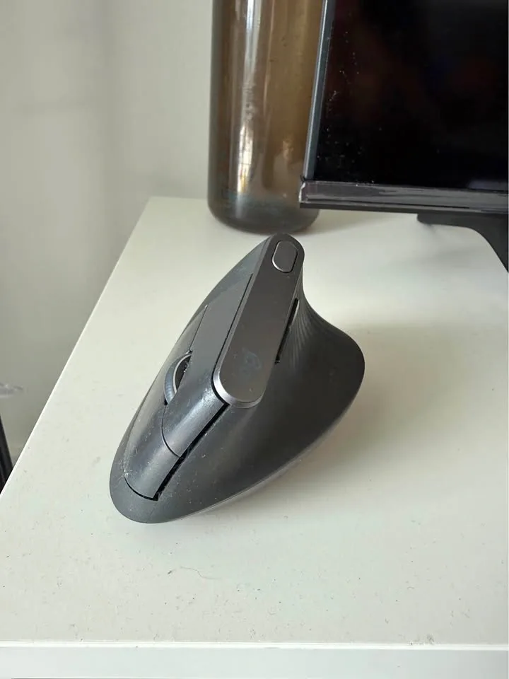 Logitech MX Vertical Wireless Mouse