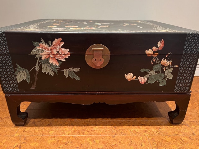 Chinese lacquer storage chest - photo 3