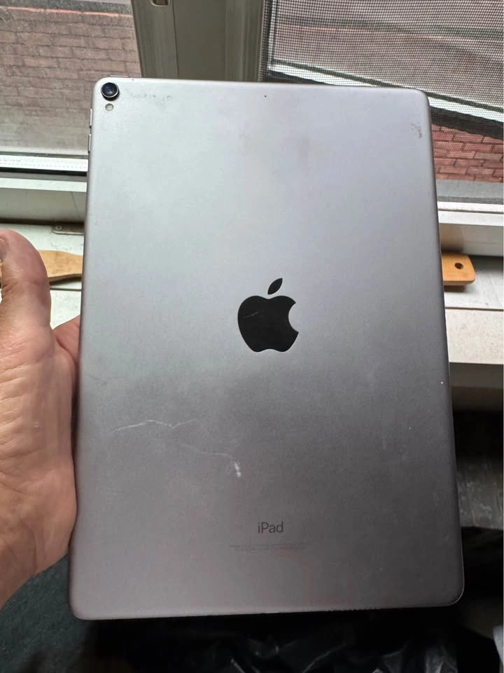 Apple iPad Pro 10.5” (2017) 64GB Wi-Fi + Apple Pencil (1st Gen) - photo 2