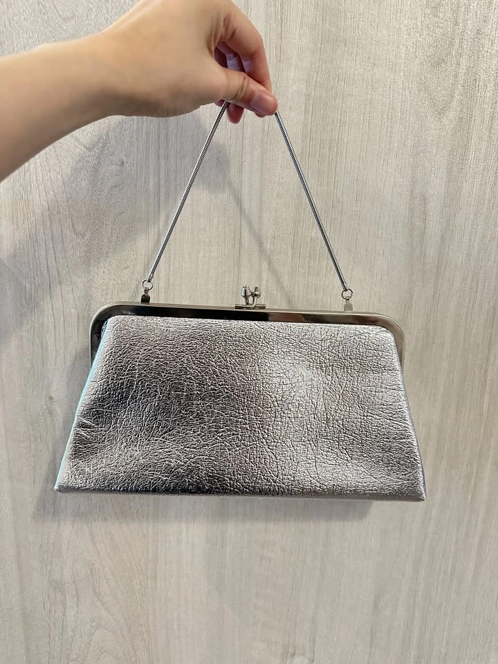 Vintage Silver Metallic Kiss-Lock Clutch-Made in Canada - photo 2