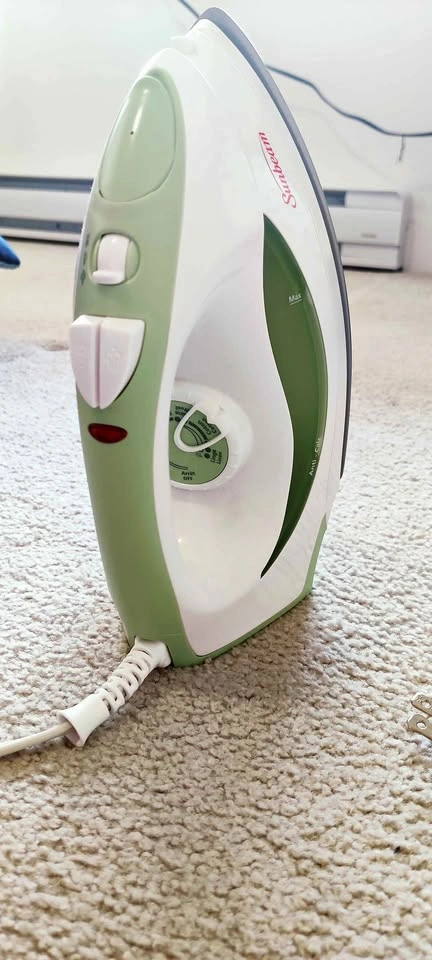 Sunbeam non stick Iron(like new)