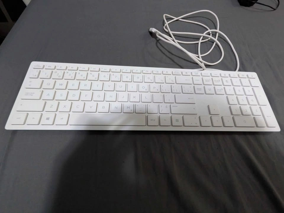 White Aesthetic HP Wired Keyboard - photo 2