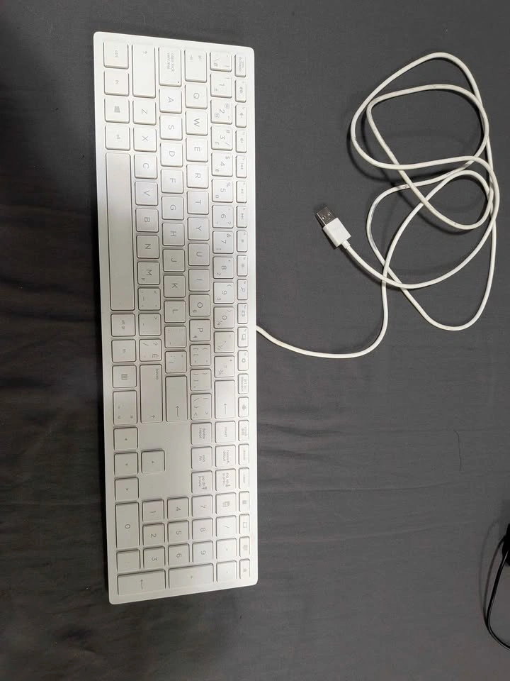White Aesthetic HP Wired Keyboard - photo 5
