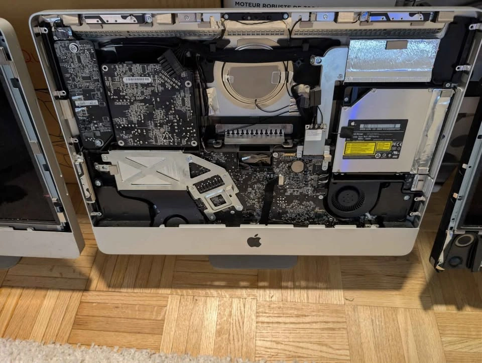 3 iMacs a1311 and a1224 for parts - photo 3