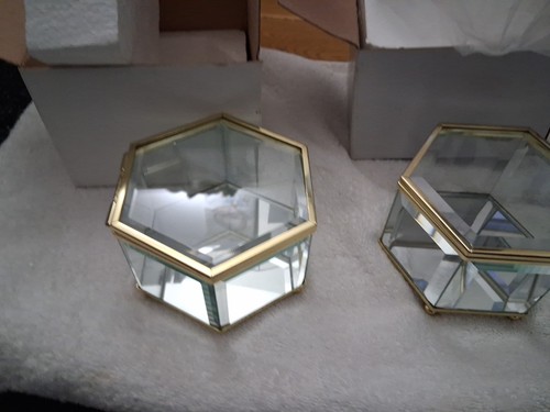 Hexagonal Glass W/ Mirror Trinket Box - photo 2
